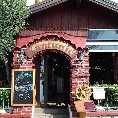 Branko Fabijanic Front Row By The Sea Apartamento *