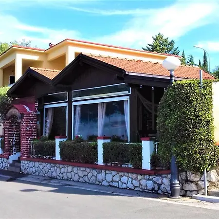 Branko Fabijanic Front Row By The Sea