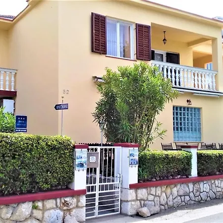 Branko Fabijanic Front Row By The Sea Apartment *