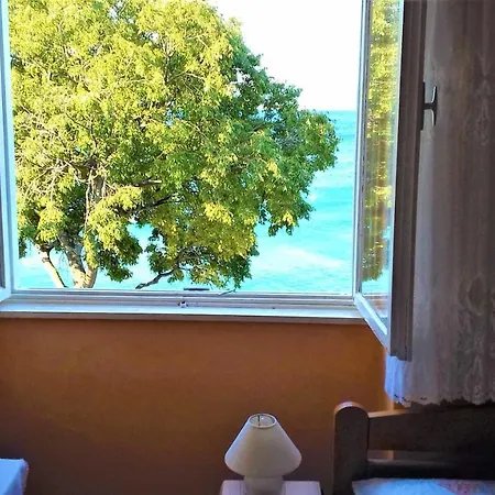 Apartment Branko Fabijanic Front Row By The Sea