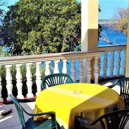 Apartment Branko Fabijanic Front Row By The Sea Selce