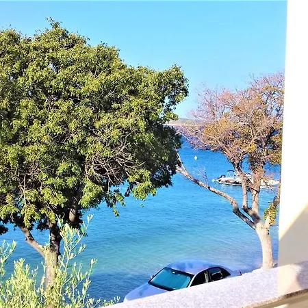 Branko Fabijanic Front Row By The Sea Apartment *