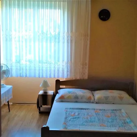 Apartment Branko Fabijanic Front Row By The Sea *