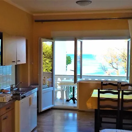 Apartment Branko Fabijanic Front Row By The Sea Selce