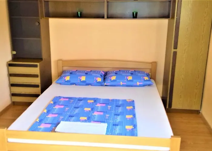 Branko Fabijanic Front Row By The Sea Apartman *