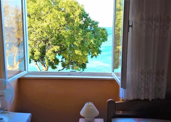 Apartman Branko Fabijanic Front Row By The Sea